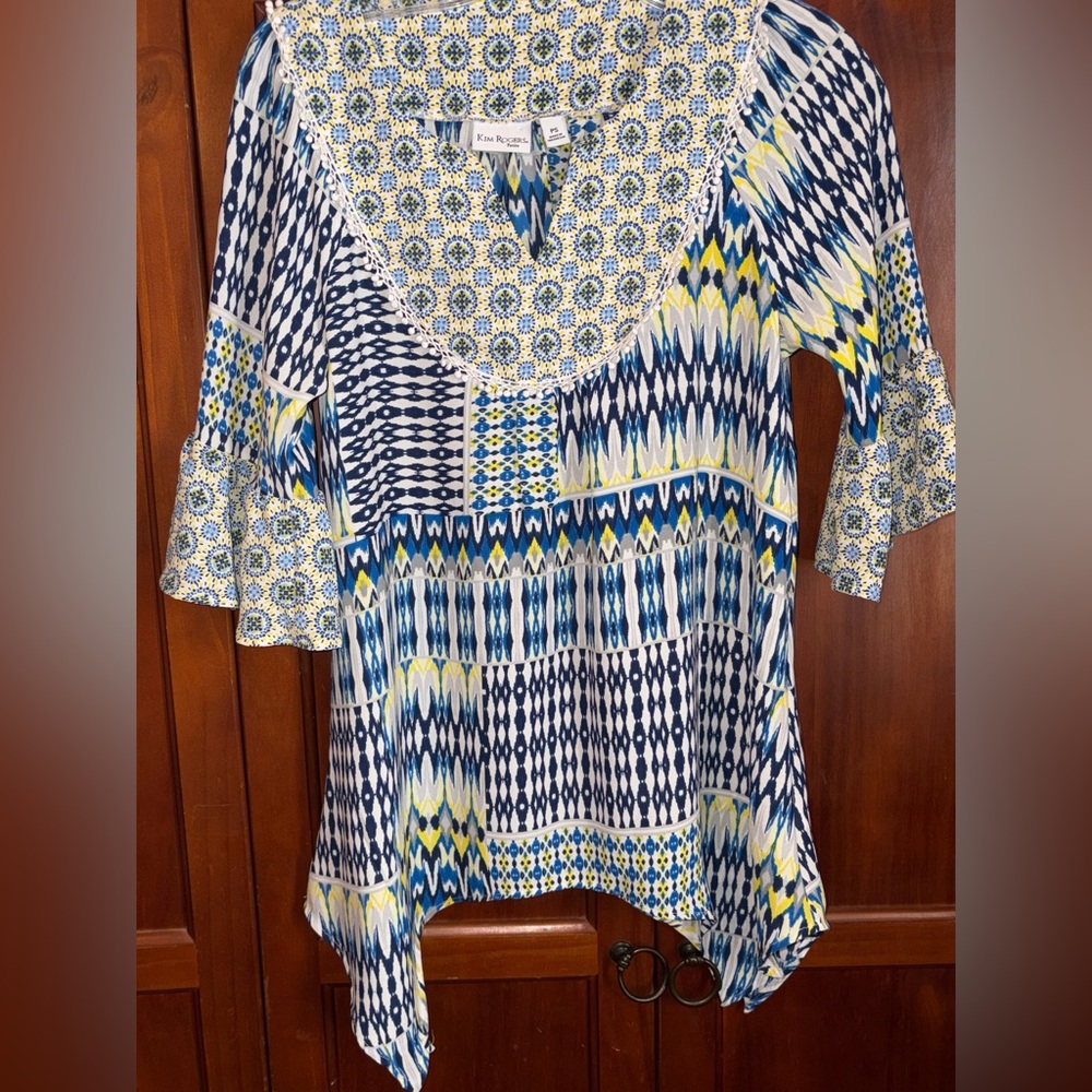 Kim Rogers Blue and Yellow Patterned Tunic 17↔️26↕️